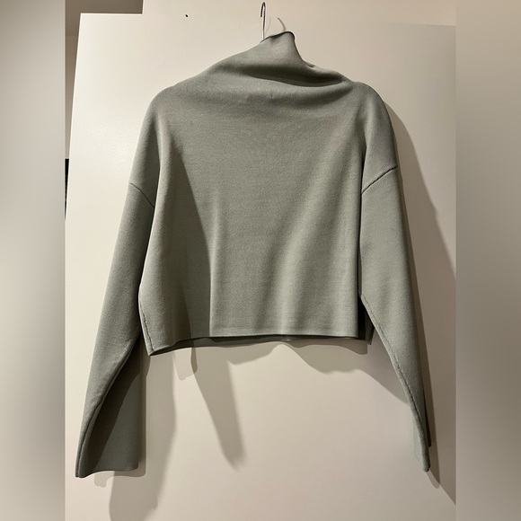 AJE Psychedelia turtleneck crepe logo crop - Picture 3 of 5